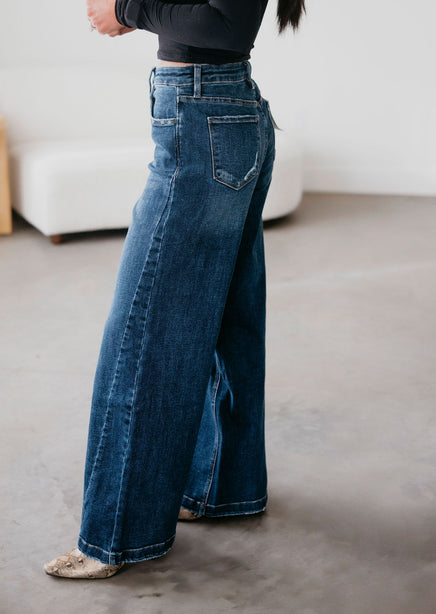 Attia Lovervet Wide Leg Jean